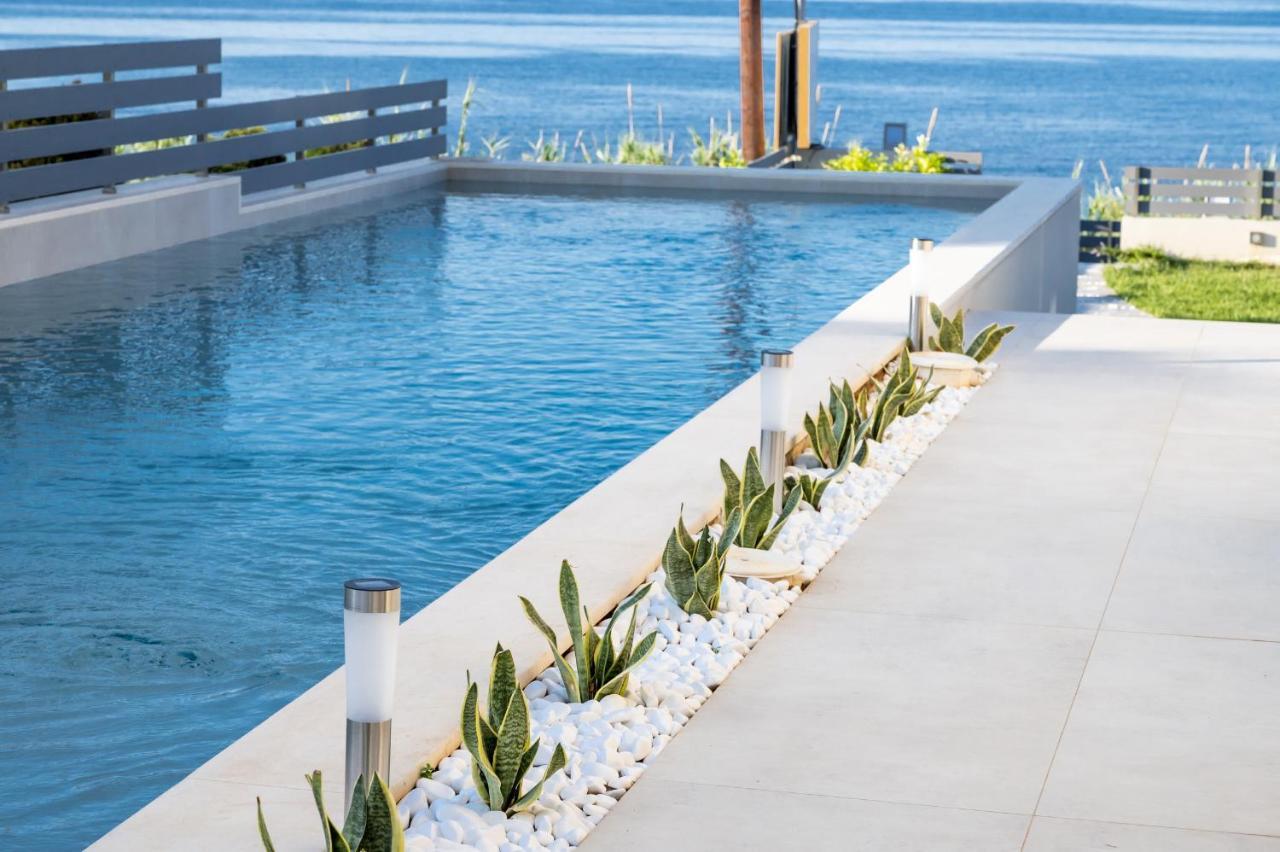 Theros Suites Dhiminio Exterior photo