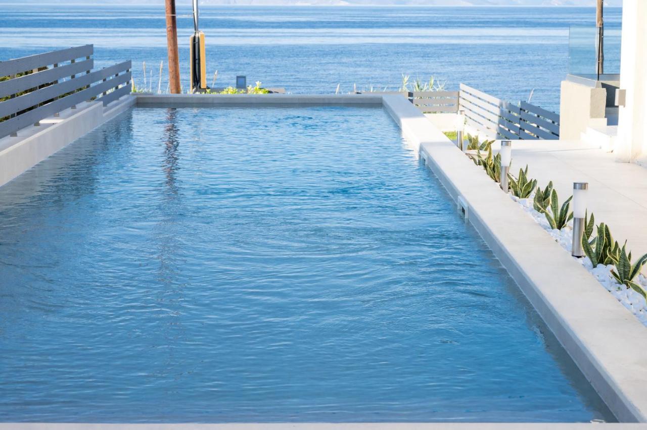 Theros Suites Dhiminio Exterior photo