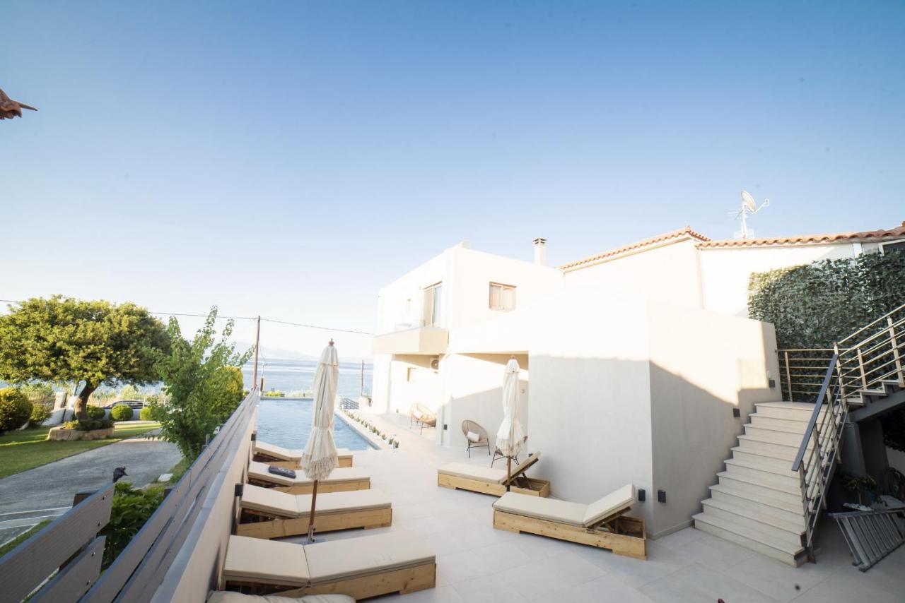 Theros Suites Dhiminio Exterior photo