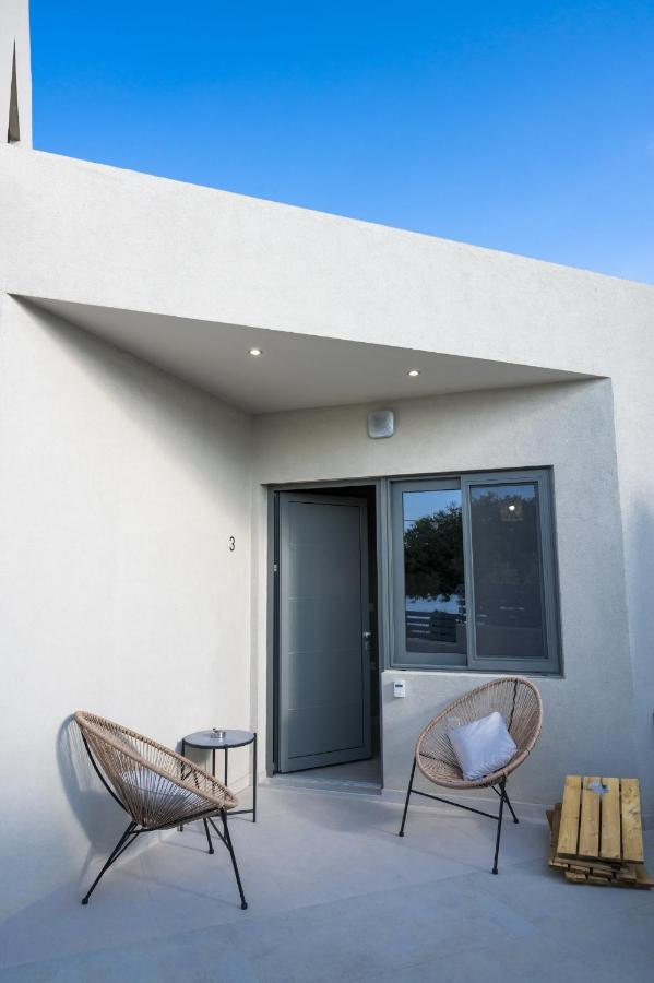 Theros Suites Dhiminio Exterior photo