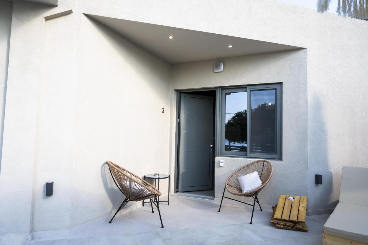 Theros Suites Dhiminio Exterior photo
