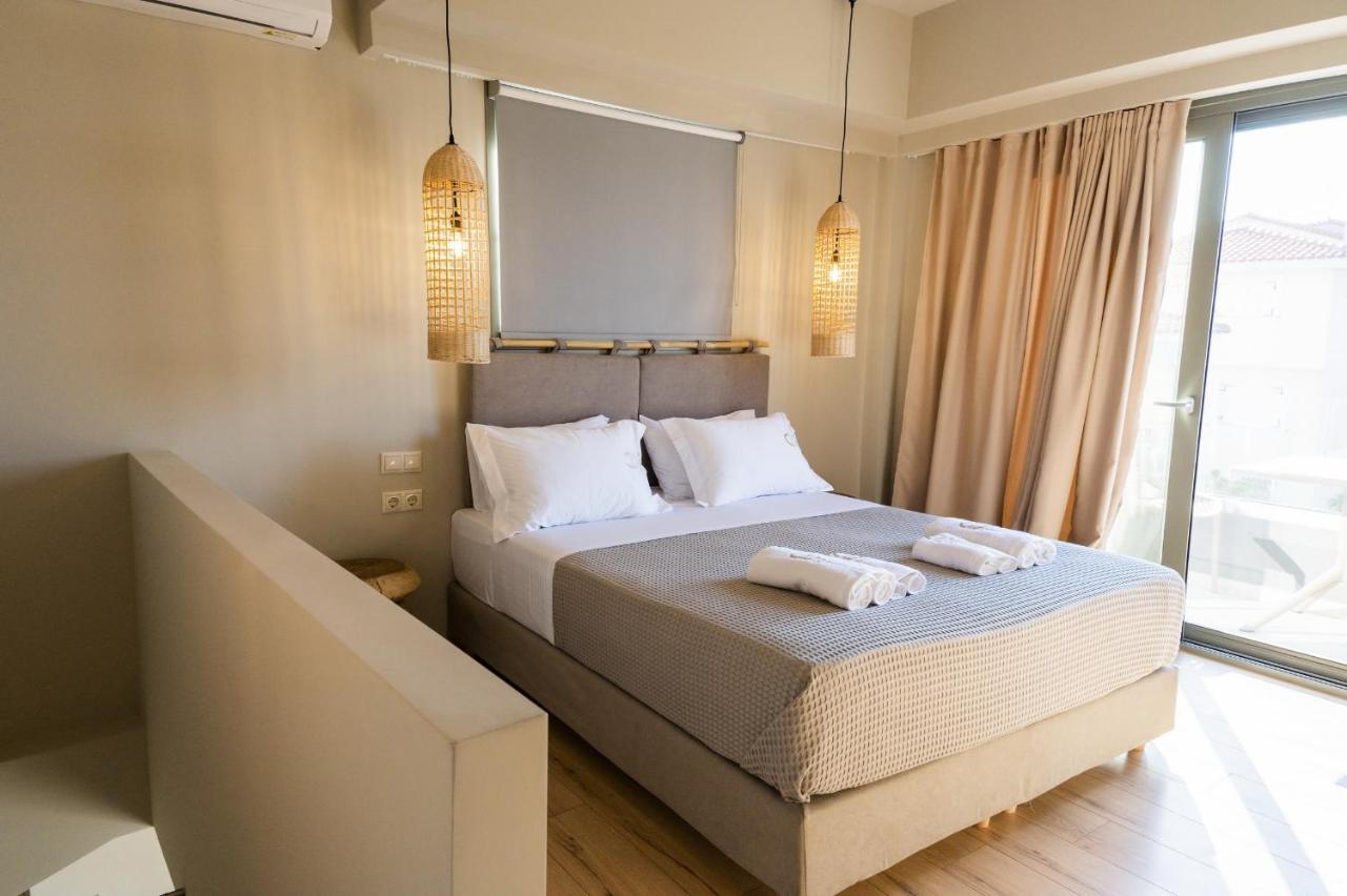 Theros Suites Dhiminio Exterior photo