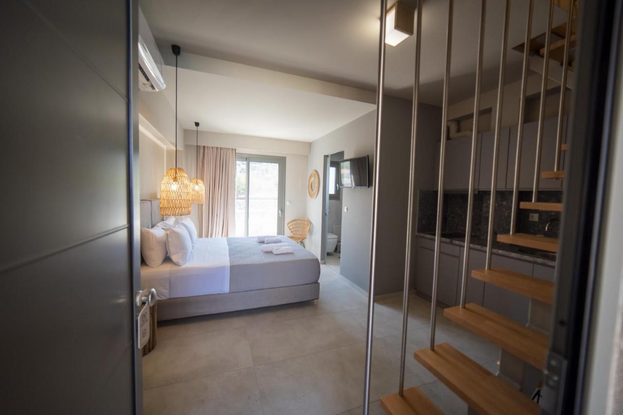 Theros Suites Dhiminio Exterior photo